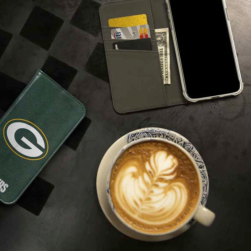 NFL Green Bay Packers Distressed iPhone 15 Pro Folio Case